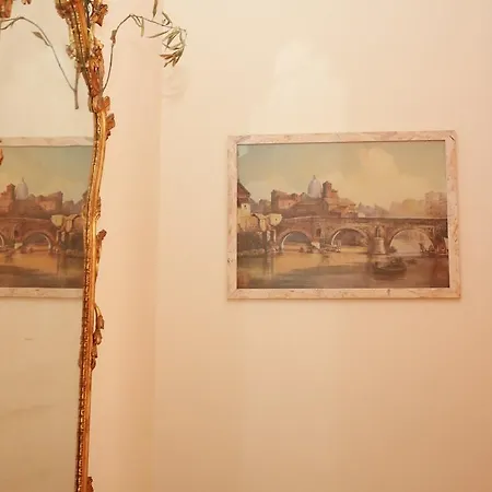 Laura's Vatican Apartman *