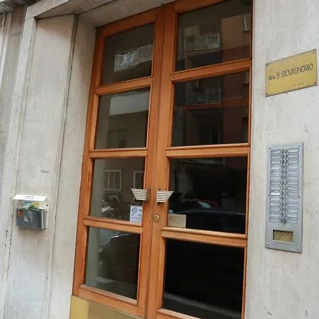 Laura's Vatican Apartman